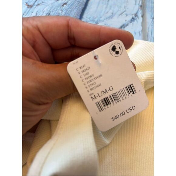 Intimately size medium color ivory and cream new with tag in excellent condition - Picture 9 of 9